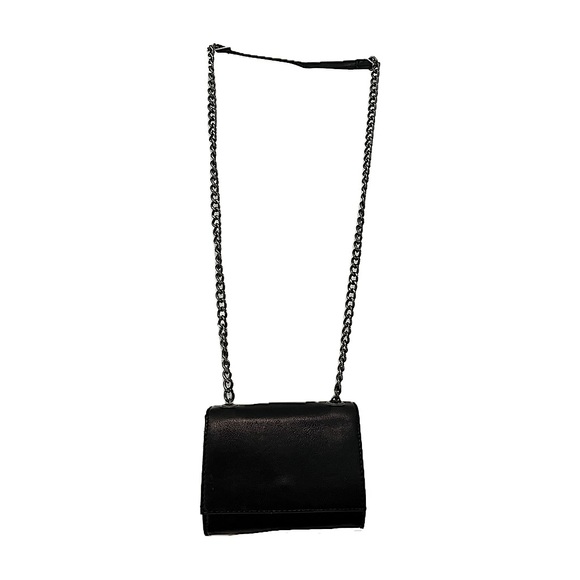 Black Flap Chain Crossbody Bag from Forever 21 - Picture 1 of 6
